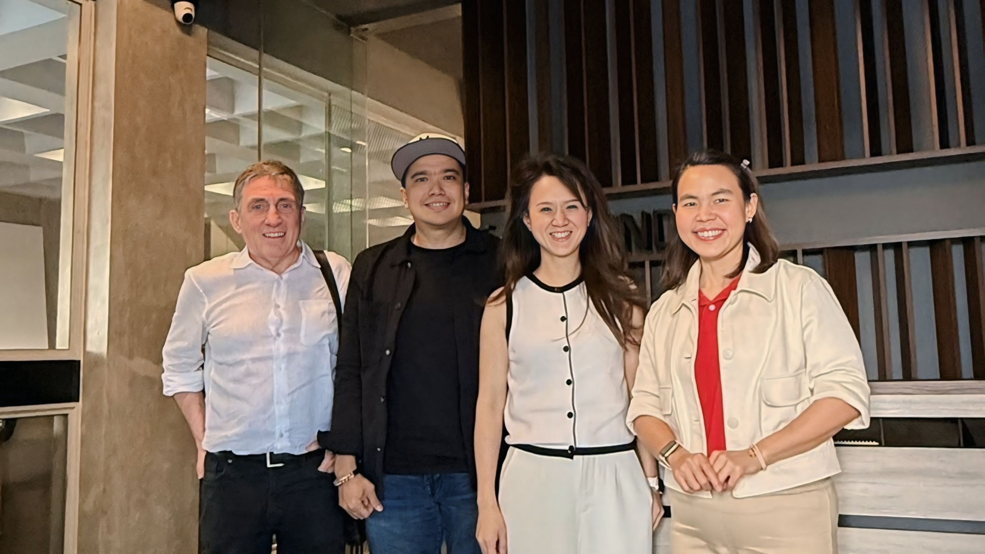 Unilamp team meeting with Indonesian partners to discuss collaboration and lighting business opportunities.