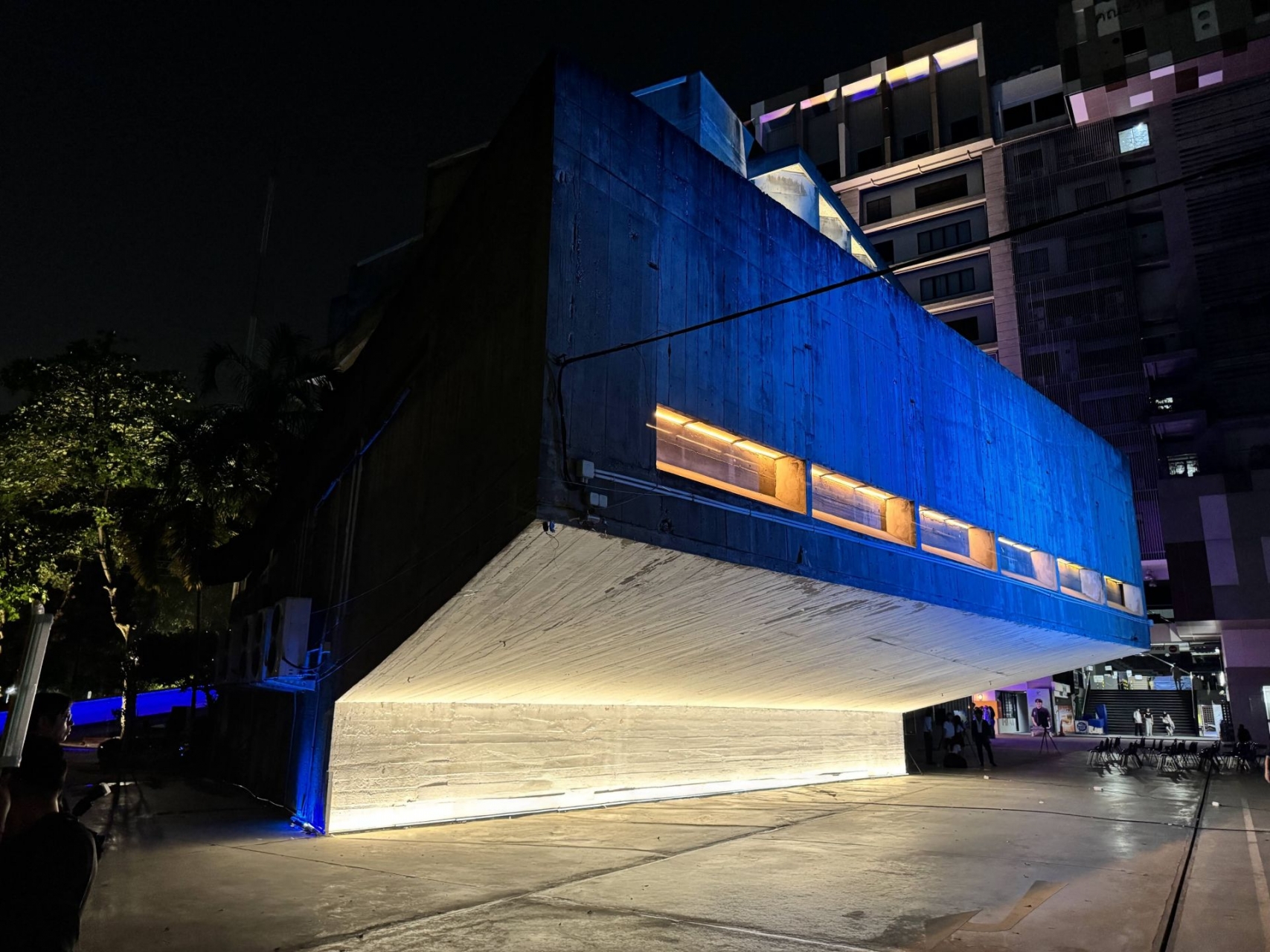 Architectural lighting installation at Vithoon Hongsuman Building Kasetsart University
