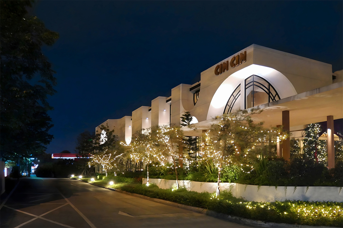 Landscape lighting at The Ground Bangkok with Unilamp luminaires